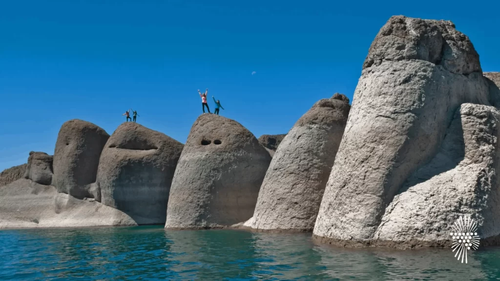 La imagen tiene un atributo ALT vacío; su nombre de archivo es Los-elefantes-los-reyunos-1024x576.webp